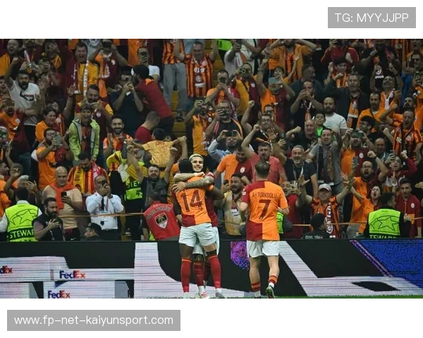 凯恩禁区外精准爆射再成名场面